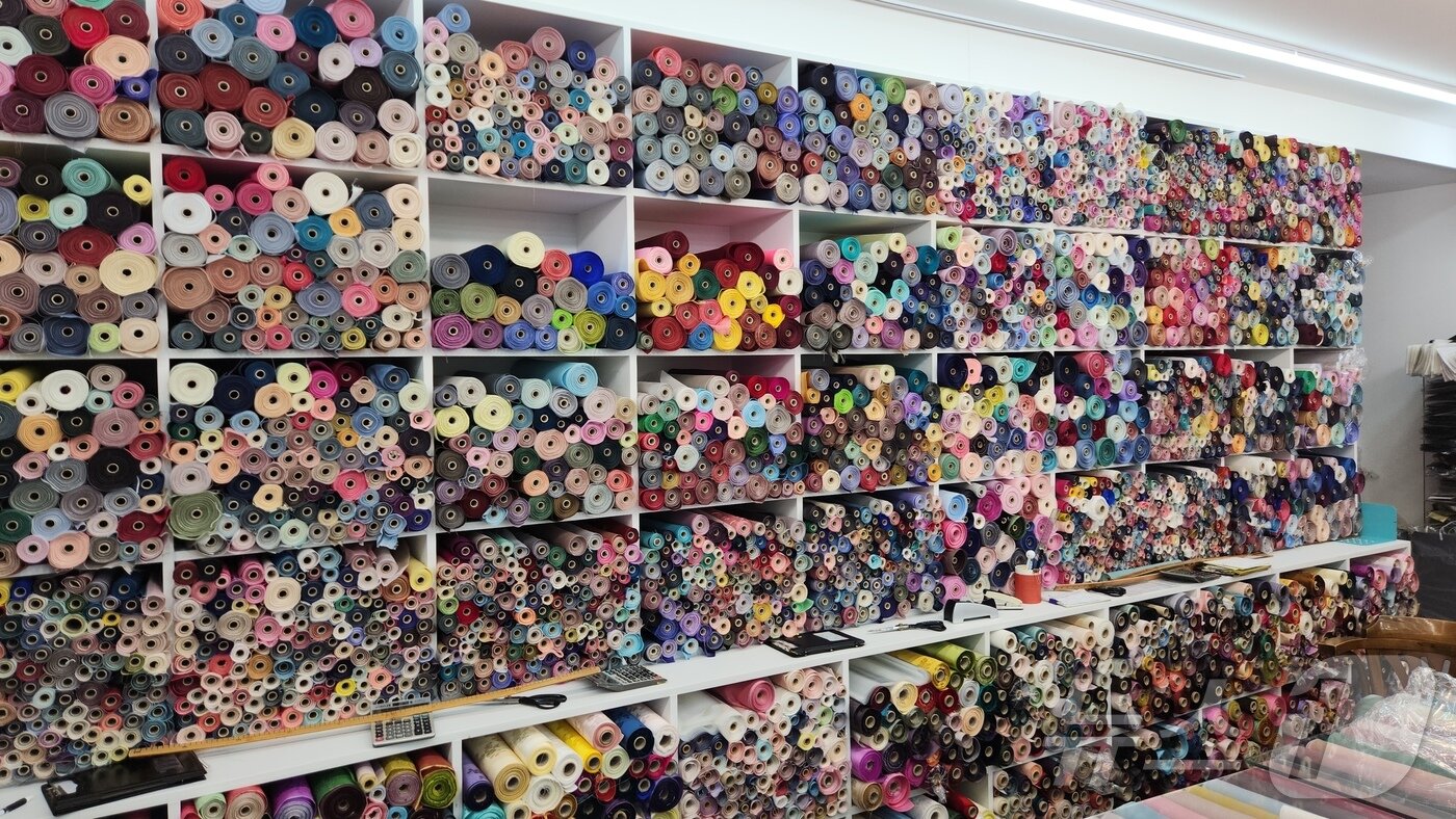 본문 이미지 - 김혜경 여사가 최근 찾았던 광장시장 한복 판매점의 모습. ⓒ 뉴스1 이재상 기자