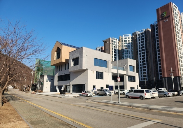 '인제복지문화센터' 신축공사 막바지 단계…4월 말 개관 예정