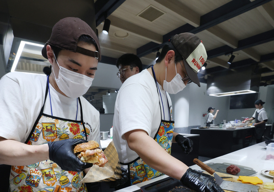 '최고의 K버거를 만들어라'