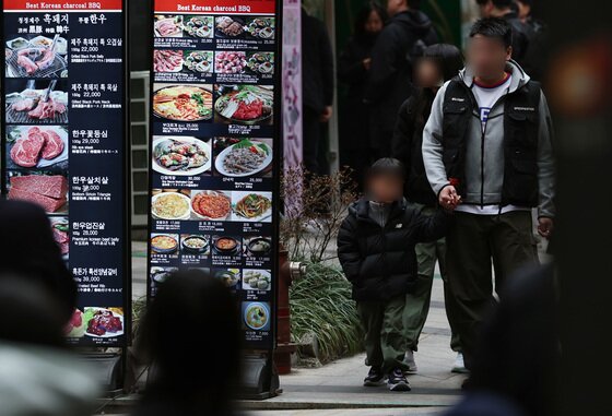 본문 이미지 - 서민음식인 칼국수가 한 그릇에 1만원에 육박하는 등 외식물가가 오르고 있다. 2026.2.24 ⓒ 뉴스1 구윤성 기자