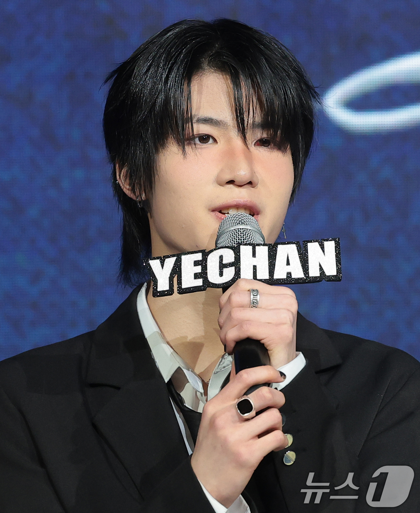 (서울=뉴스1) 권현진 기자 = ChoCo1 염예찬이 24일 오후 서울 마포구 쇼킹케이팝센터에서 열린 초코엔터 패밀리 앨범 ‘ChoCo La Familia’ 발매 기념 쇼케이스에서 …