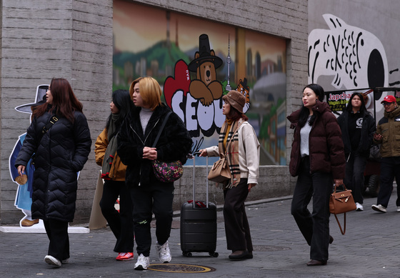 이 대통령 "外 관광객 80%가 서울…지방중심 관광산업 대전환 필요"