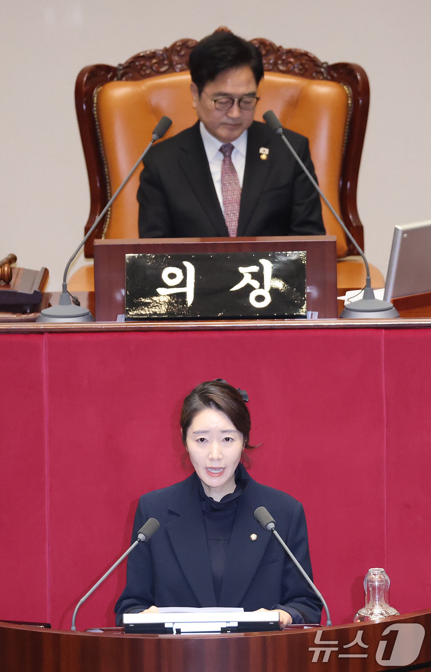 본문 이미지 - 강선우 무소속 의원이 24일 서울 여의도 국회에서 열린 제432회국회(임시회) 제8차 본회의에서 신상 발언을 하고 있다. 2026.2.24 ⓒ 뉴스1 신웅수 기자