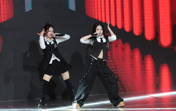 초코2 윤지·안판, 신나는 무대