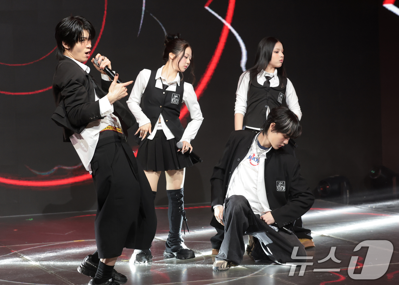 (서울=뉴스1) 권현진 기자 = 그룹 초코(ChoCo 예찬, 태조, 안판, 윤지)가 24일 오후 서울 마포구 쇼킹케이팝센터에서 열린 초코엔터 패밀리 앨범 ‘ChoCo La Fami …