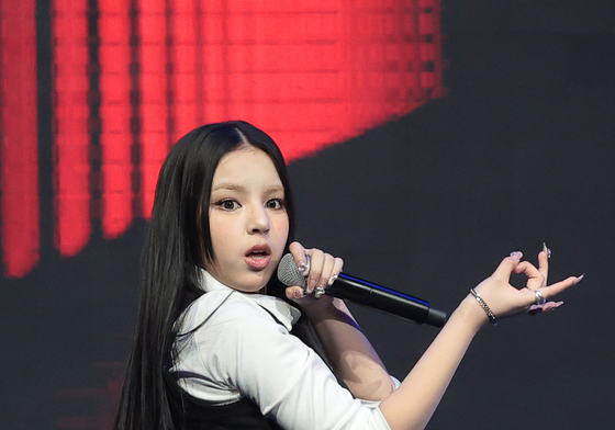 안판, 멋진 무대 선보이는 태국 소녀