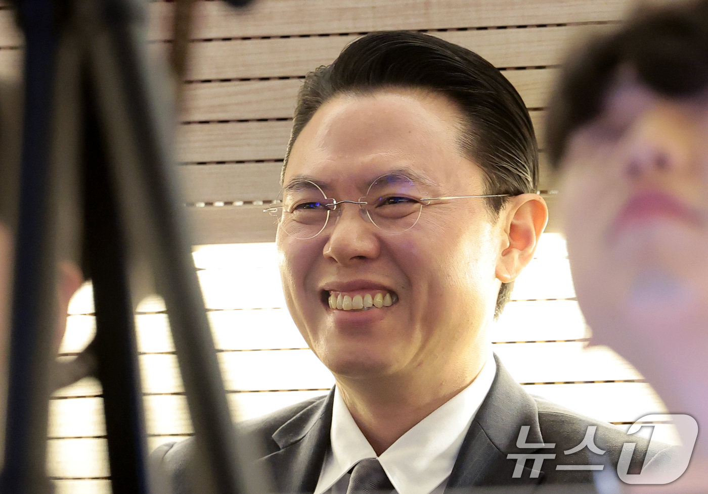 (서울=뉴스1) 권현진 기자 = 프로듀서가 조PD가 24일 오후 서울 마포구 쇼킹케이팝센터에서 열린 초코엔터 패밀리 앨범 ‘ChoCo La Familia’ 발매 기념 쇼케이스에서 …