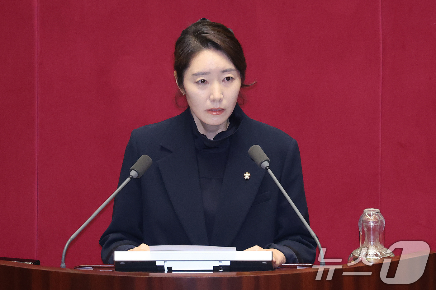 (서울=뉴스1) 신웅수 기자 = 강선우 무소속 의원이 24일 서울 여의도 국회에서 열린 제432회국회(임시회) 제8차 본회의에서 자신의 체포동의안에 대한 신상 발언을 하고 있다. …