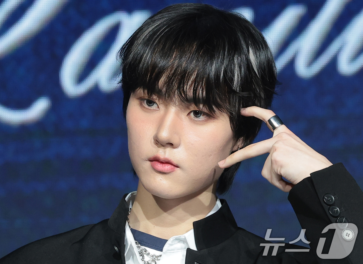 (서울=뉴스1) 권현진 기자 = 그룹 초코(ChoCo) 태조가 24일 오후 서울 마포구 쇼킹케이팝센터에서 열린 초코엔터 패밀리 앨범 ‘ChoCo La Familia’ 발매 기념 쇼 …