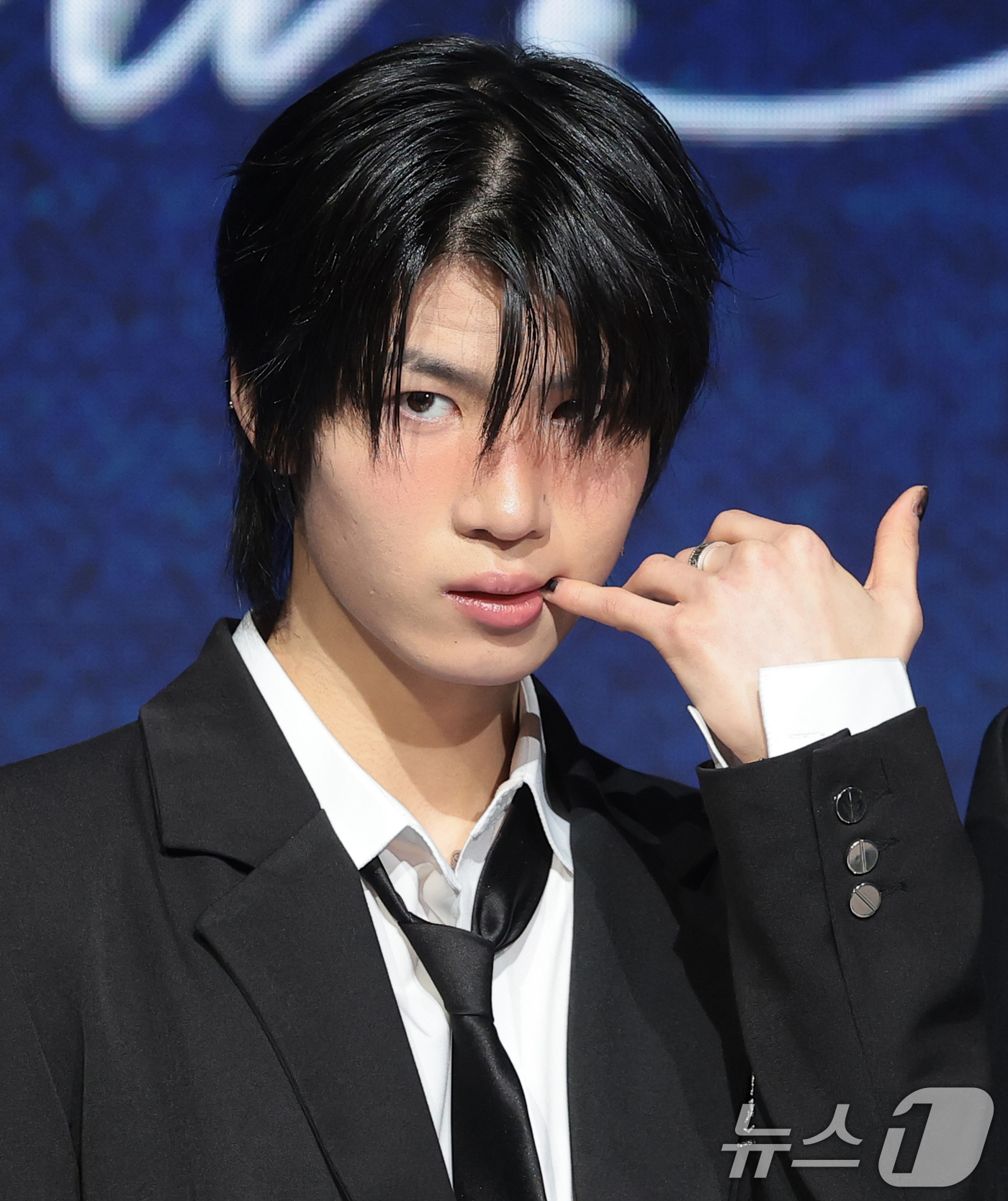 (서울=뉴스1) 권현진 기자 = 그룹 초코(ChoCo) 예찬이 24일 오후 서울 마포구 쇼킹케이팝센터에서 열린 초코엔터 패밀리 앨범 ‘ChoCo La Familia’ 발매 기념 쇼 …