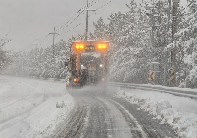 경북 대설주의보 속 눈길 고립·도로장애 12건 신고…곳곳 통제