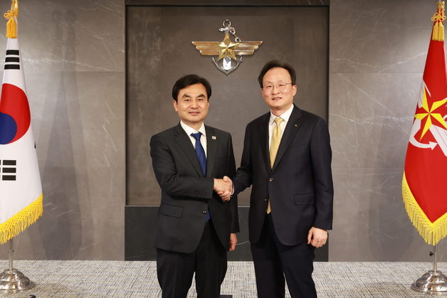 국민은행·국방부, '장기간부 도약적금 업무협약' 체결…"최고 6% 금리"