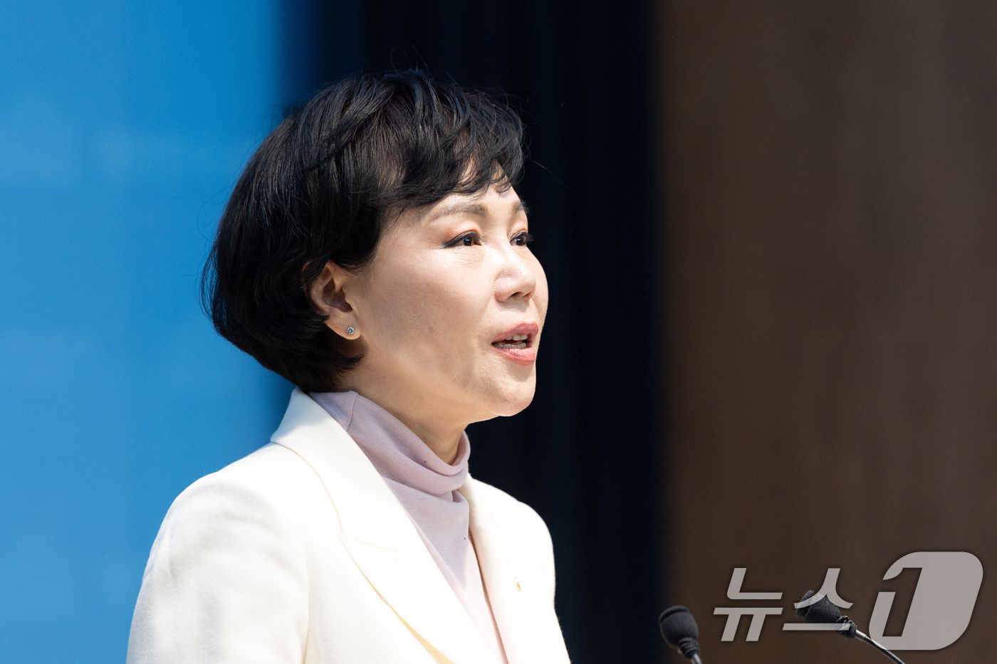 (서울=뉴스1) 이승배 기자 = 전현희 더불어민주당 서울시장 예비후보자가 25일 서울 여의도 국회 소통관에서 서울형 제4 이동통신사 설립 등 통신과 기술에 대한 정책 공약 기자회견 …