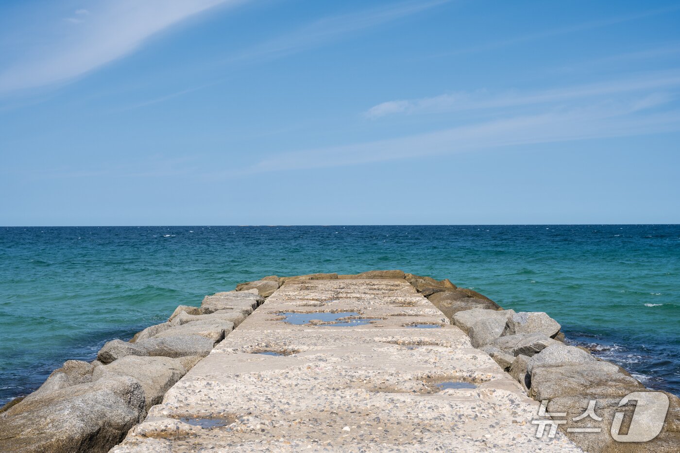 본문 이미지 - 드라마 도깨비 촬영지인 주문진 방사제.(강릉시 제공, 재판매 및 DB 금지) 2026.2.25/뉴스1