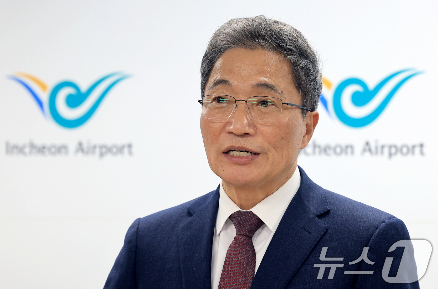 (인천공항=뉴스1) 이호윤 기자 = 이학재 인천국제공항공사 사장이 25일 인천공항 제1여객터미널 기자실에서 기자간담회를 갖고 있다. 이학재 사장은 이번 기자간담회를 통해 지방선거 …