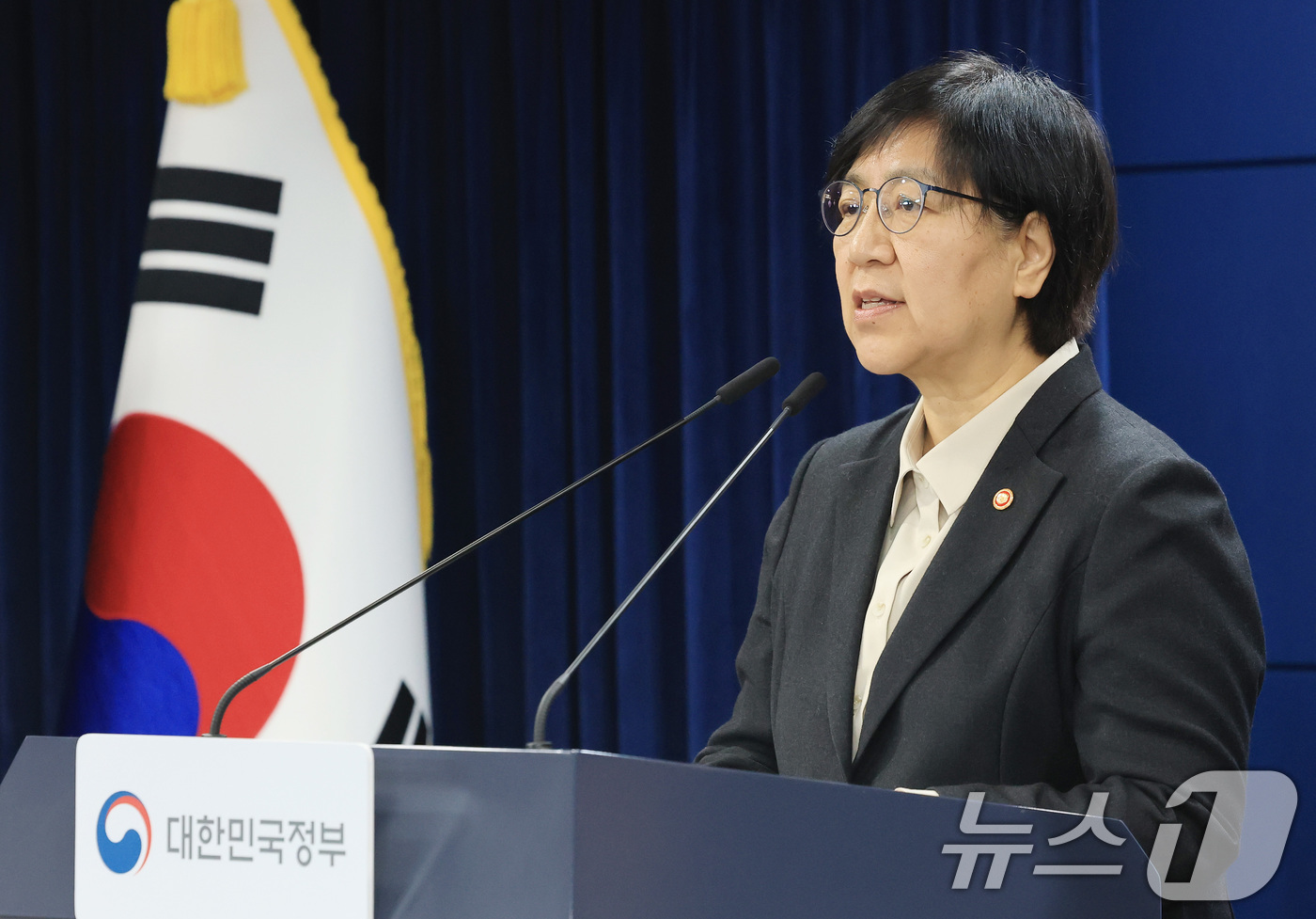 (서울=뉴스1) 임세영 기자 = 정은경 보건복지부 장관이 25일 서울 종로구 정부서울청사에서 응급환자 이송체계 혁신 시범사업 관련 브리핑을 하고 있다. 2026.2.25/뉴스1