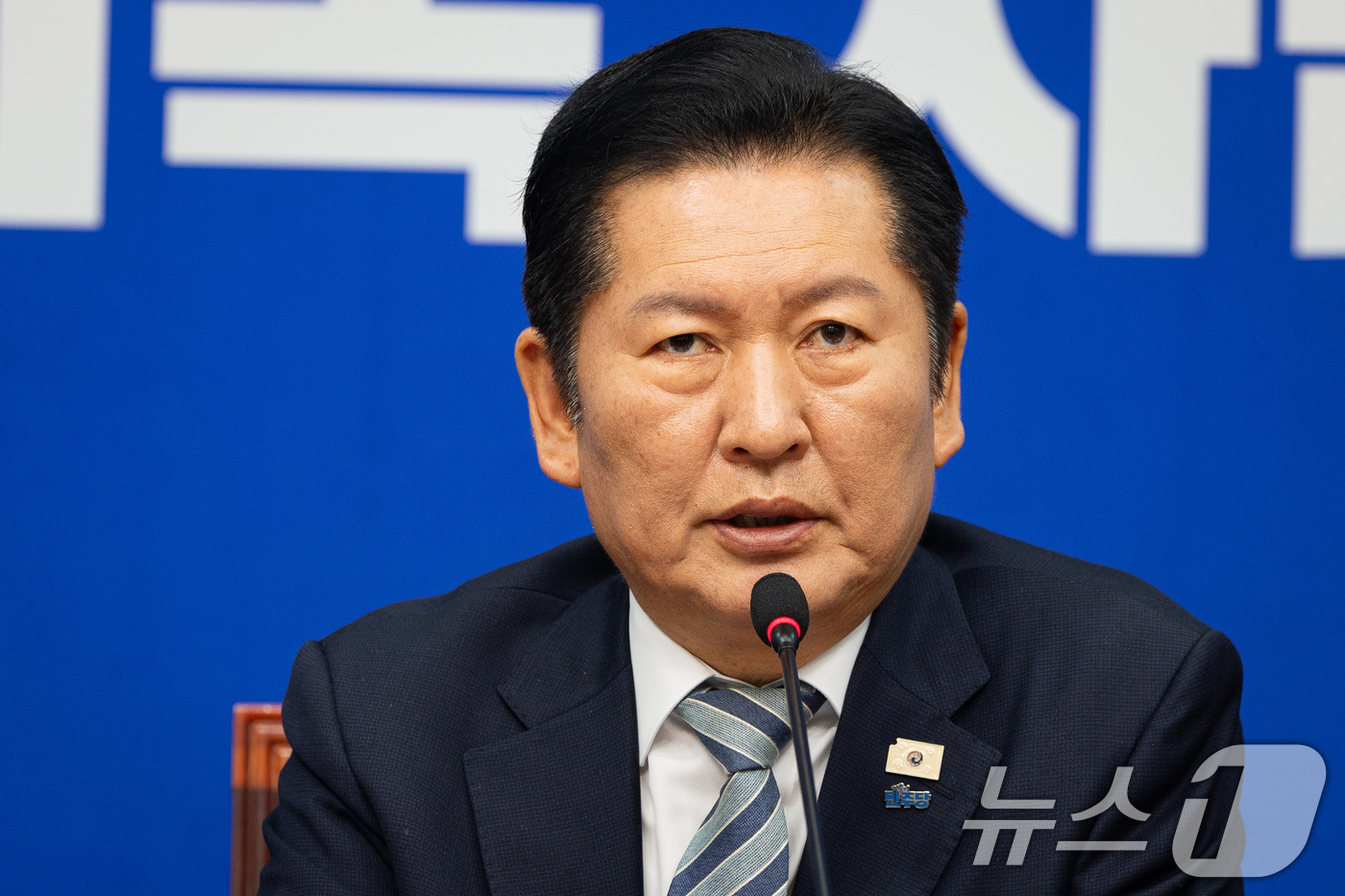 (서울=뉴스1) 유승관 기자 = 정청래 더불어민주당 대표가 25일 서울 여의도 국회에서 열린 최고위원회의에서 모두 발언을 하고 있다. 2026.2.25/뉴스1