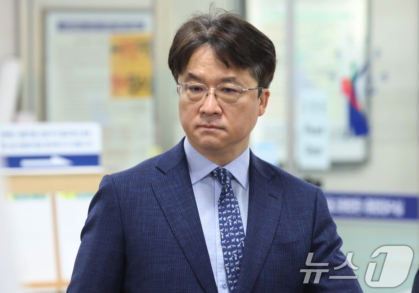 (서울=뉴스1) 김명섭 기자 = 박현종 전 bhc 회장이 25일 서울 서초구 중앙지법에서  '60억원대 배임횡령'  특정경제범죄가중처벌등에관한법률위반 협의로 공판에 출석하고 있다. …