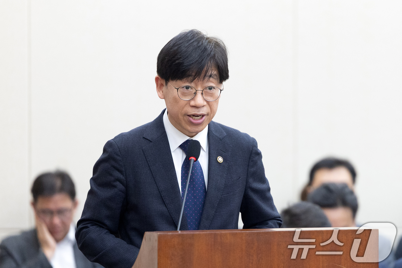 (서울=뉴스1) 이승배 기자 = 오태석 우주항공청장이 25일 서울 여의도 국회에서 열린 제432회국회(임시회) 과학기술정보방송통신위원회 제3차 전체회의에서 법안 제안설명을 하고 있 …