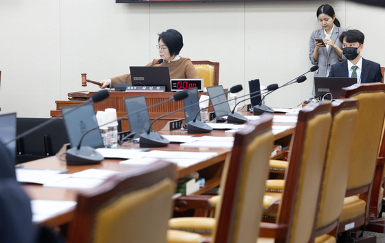국회 과방위 전체회의 '국민의힘은 빈자리'