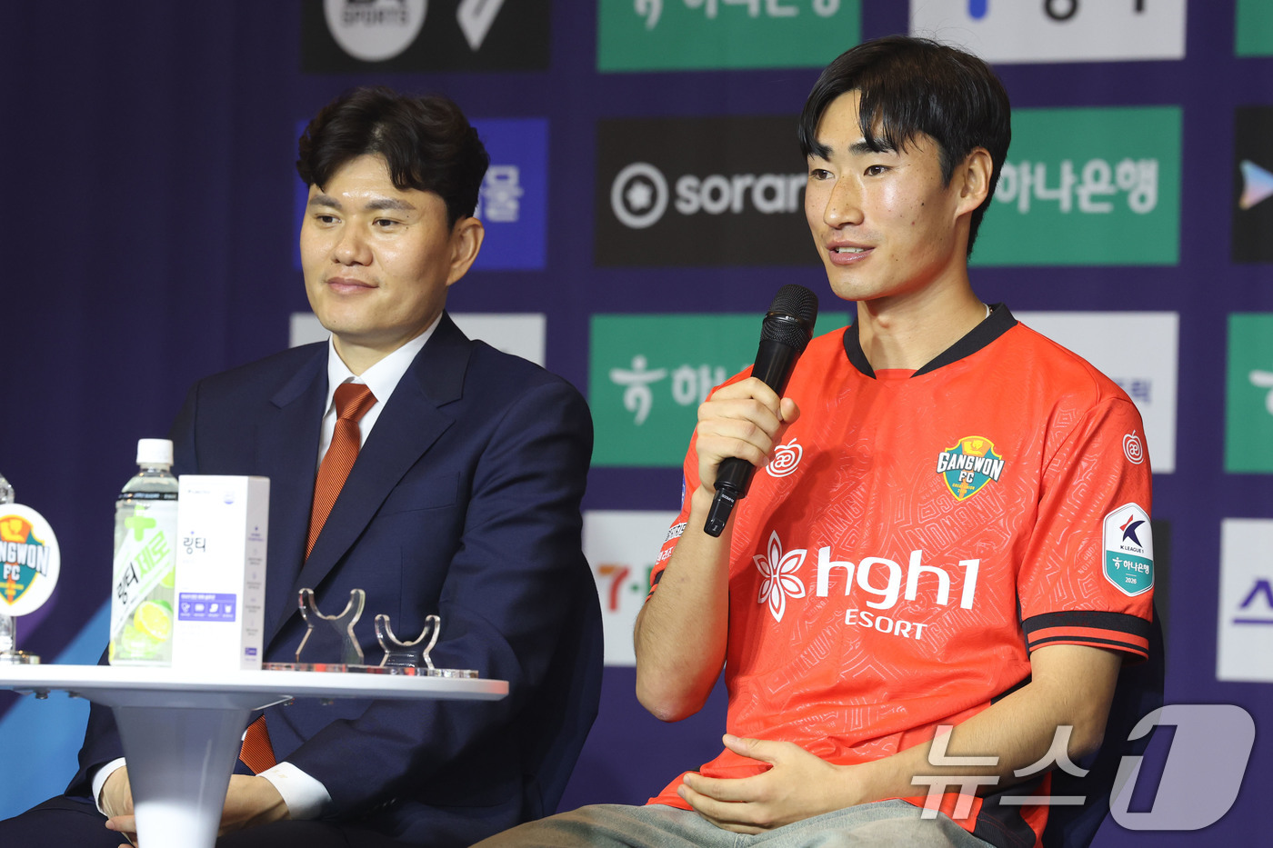 (서울=뉴스1) 이광호 기자 = 강원FC 서민우가 25일 오전 서울 서대문구 스위스그랜드호텔에서 열린 하나은행 K리그1 2026 개막 미디어데이에서 시즌 각오를 밝히고 있다. 20 …