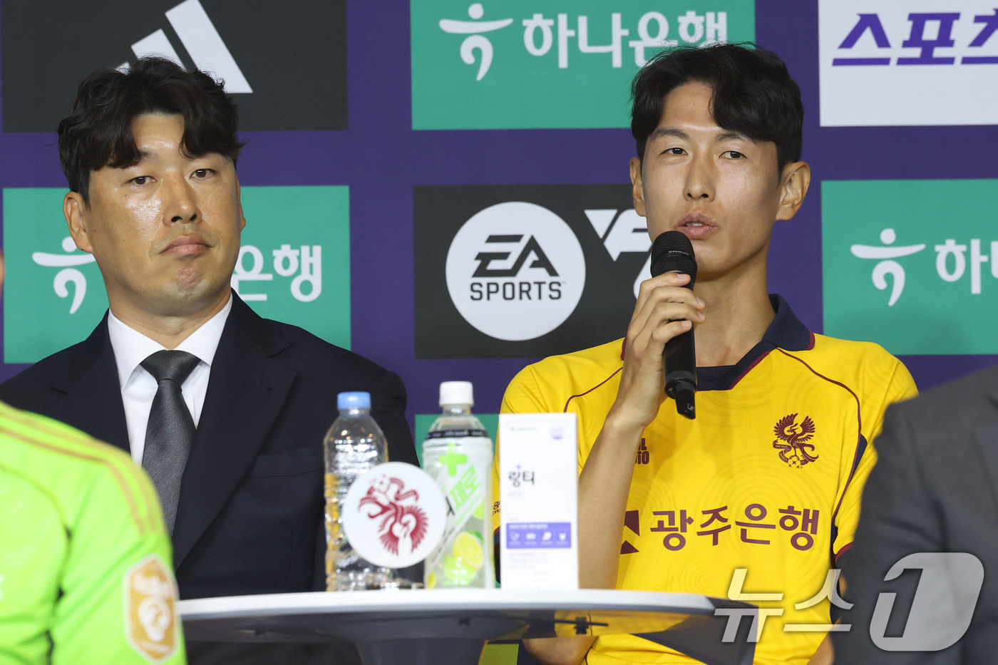 (서울=뉴스1) 이광호 기자 = 광주FC 안영규가 25일 오전 서울 서대문구 스위스그랜드호텔에서 열린 하나은행 K리그1 2026 개막 미디어데이에서 시즌 각오를 밝히고 있다. 20 …
