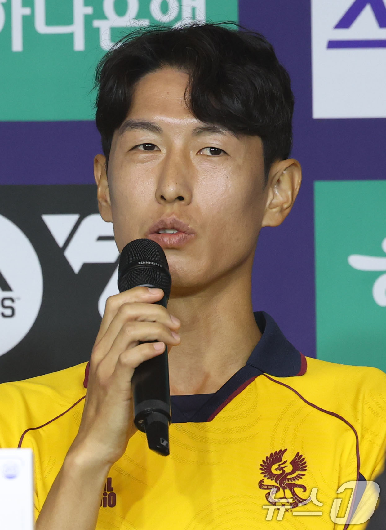 (서울=뉴스1) 이광호 기자 = 광주FC 안영규가 25일 오전 서울 서대문구 스위스그랜드호텔에서 열린 하나은행 K리그1 2026 개막 미디어데이에서 시즌 각오를 밝히고 있다. 20 …