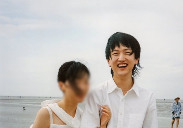 실리카겔 김한주, 오랜 연인과 결혼 발표…RM·심은경도 "축하"