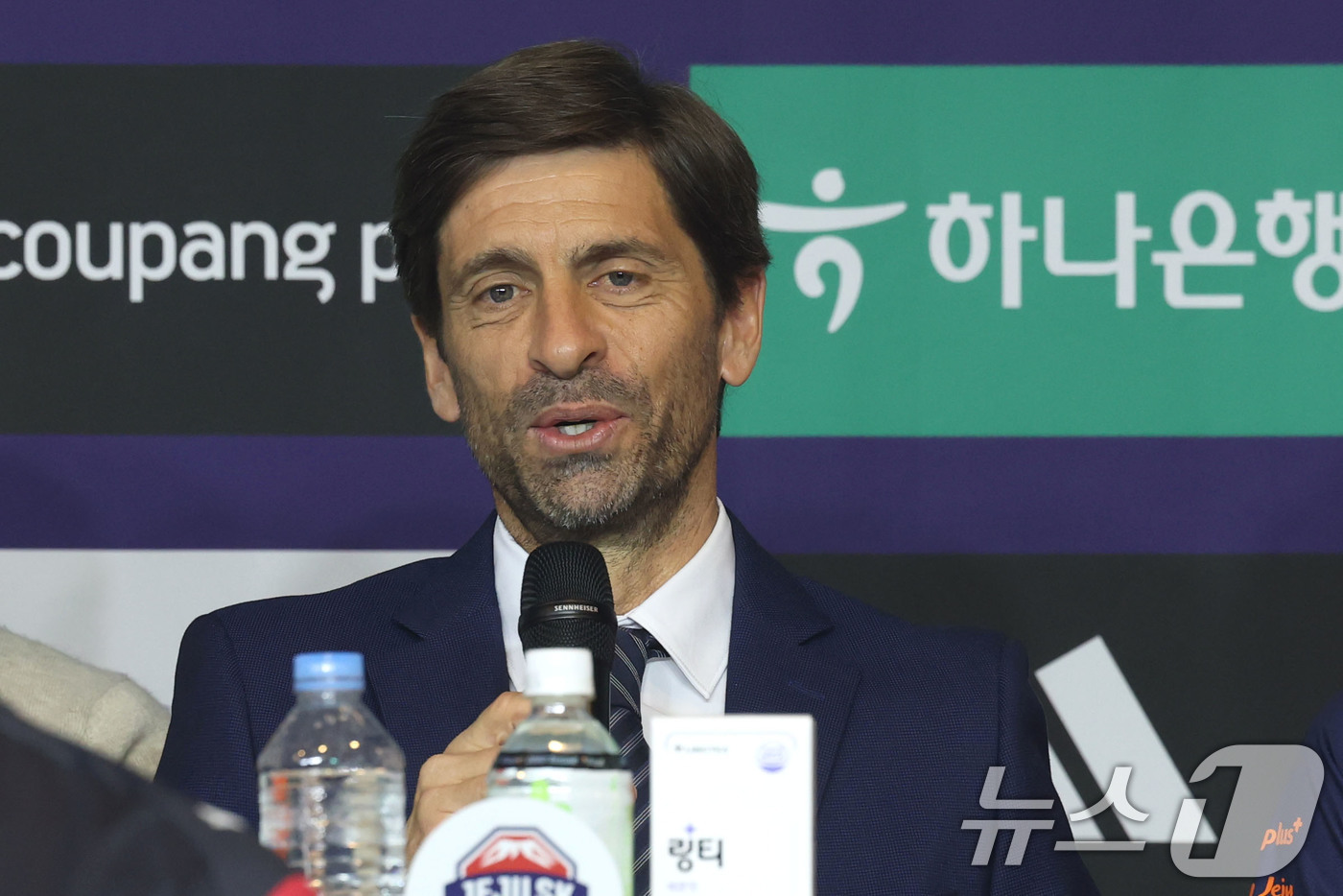 (서울=뉴스1) 이광호 기자 = 세르지우 코스타 제주SK FC감독이 25일 오전 서울 서대문구 스위스그랜드호텔에서 열린 하나은행 K리그1 2026 개막 미디어데이에서 시즌 각오를 …