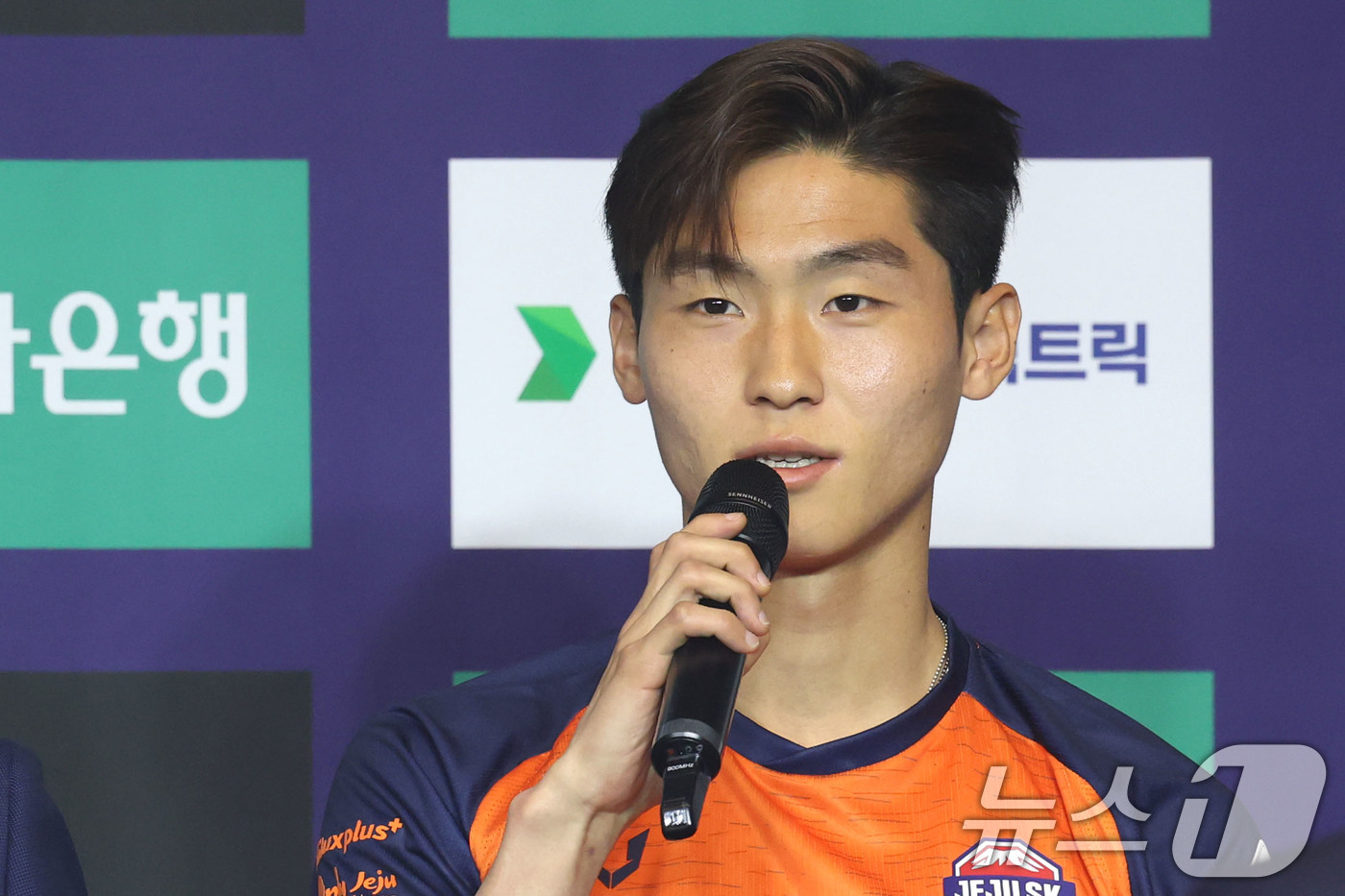 (서울=뉴스1) 이광호 기자 = 제주SK FC 김륜성이 25일 오전 서울 서대문구 스위스그랜드호텔에서 열린 하나은행 K리그1 2026 개막 미디어데이에서 시즌 각오를 밝히고 있다. …