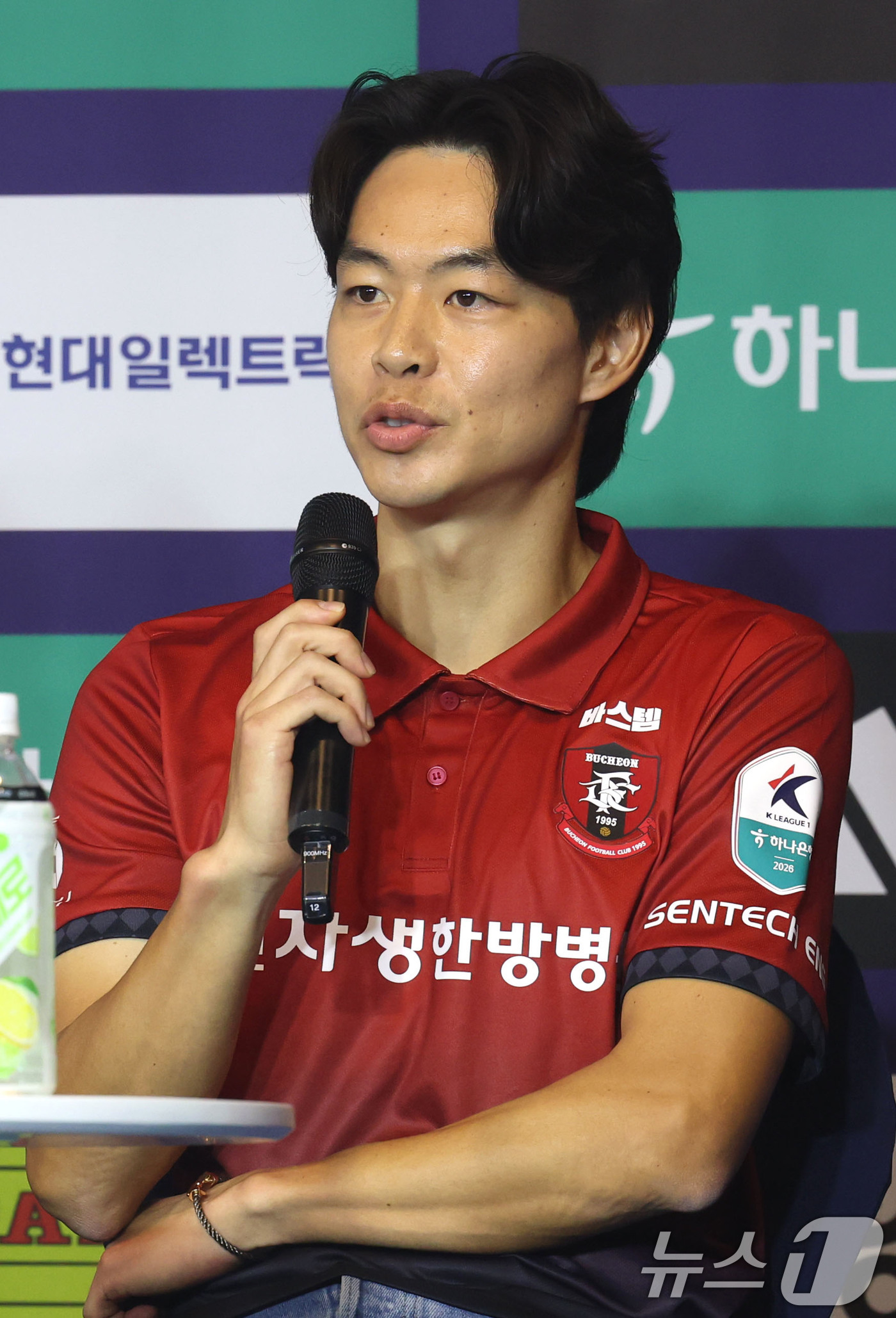 (서울=뉴스1) 이광호 기자 = 부천FC 1995 한지호가 25일 오전 서울 서대문구 스위스그랜드호텔에서 열린 하나은행 K리그1 2026 개막 미디어데이에서 시즌 각오를 밝히고 있 …