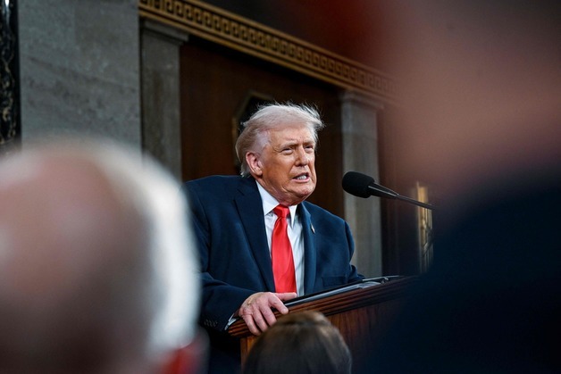 [속보] 트럼프 "이란 핵 문제, 외교로 해결하는 쪽 선호"