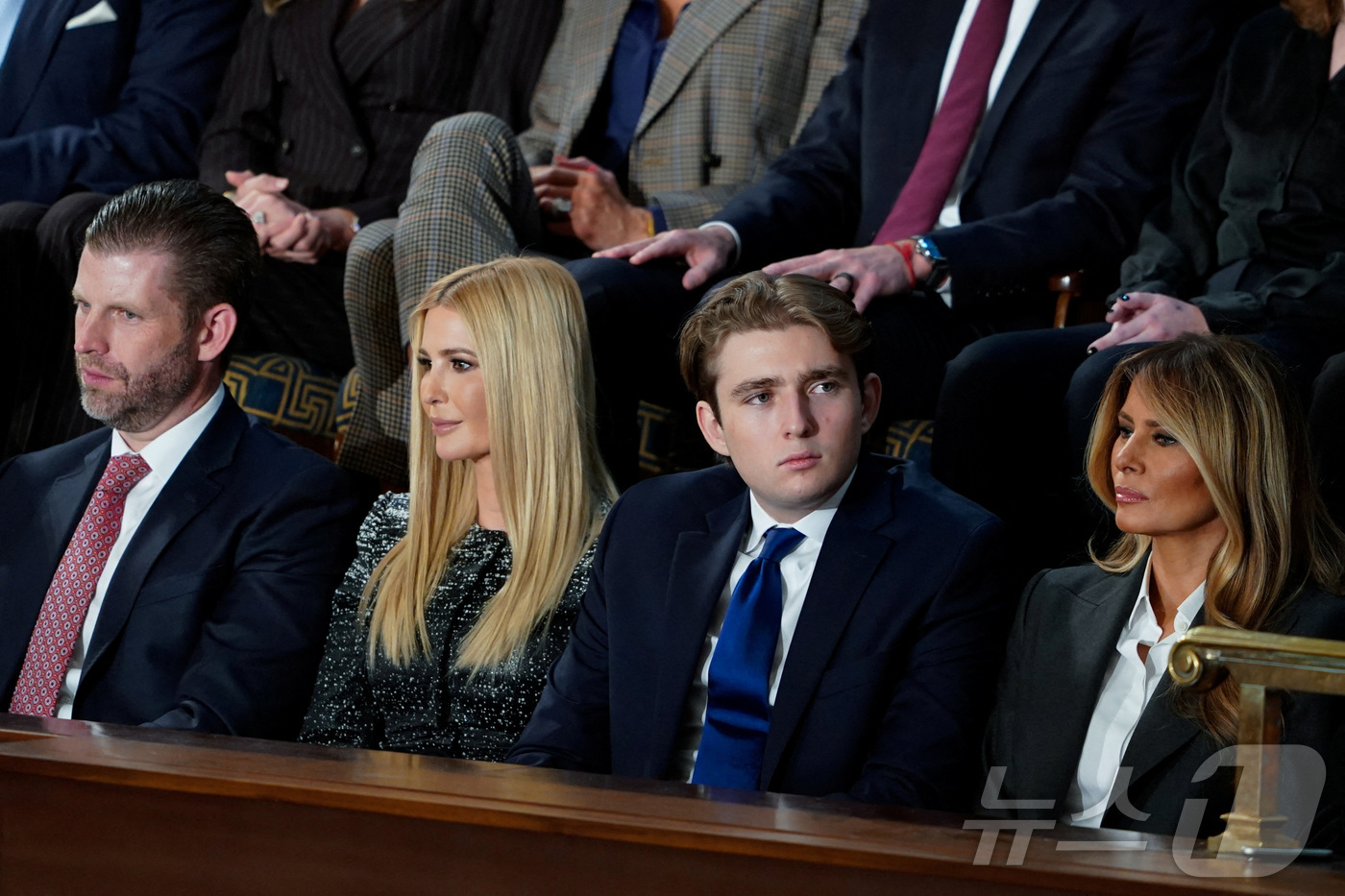 (워싱턴DC 로이터=뉴스1) 이정환 기자 = 에릭 트럼프, 이방카 트럼프, 배런 트럼프, 그리고 영부인 멜라니아 트럼프 여사가 24일(현지시간) 워싱턴 DC 미국 국회의사당 하원 …