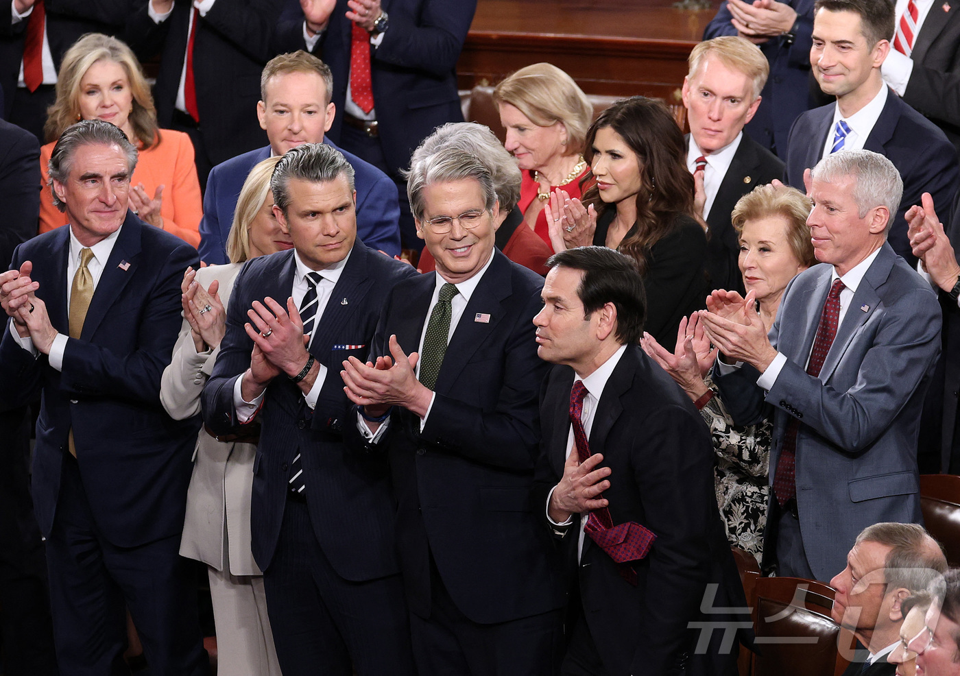 (워싱턴DC AFP=뉴스1) 이정환 기자 = 24일(현지시간) 워싱턴 DC 미국 국회의사당 하원 회의장에서 열린 도널드 트럼프 미국 대통령의 2기 첫 국정연설에 참석한 마코 루비오 …