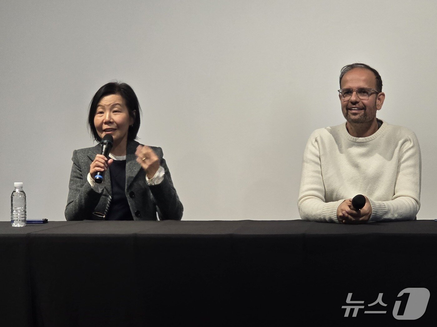 본문 이미지 - 25일 리움미술관에서 국내 첫 개인전을 갖는 티노 세갈의 기자간담회가 열리고 있다. ⓒ 뉴스1 김정한 기자