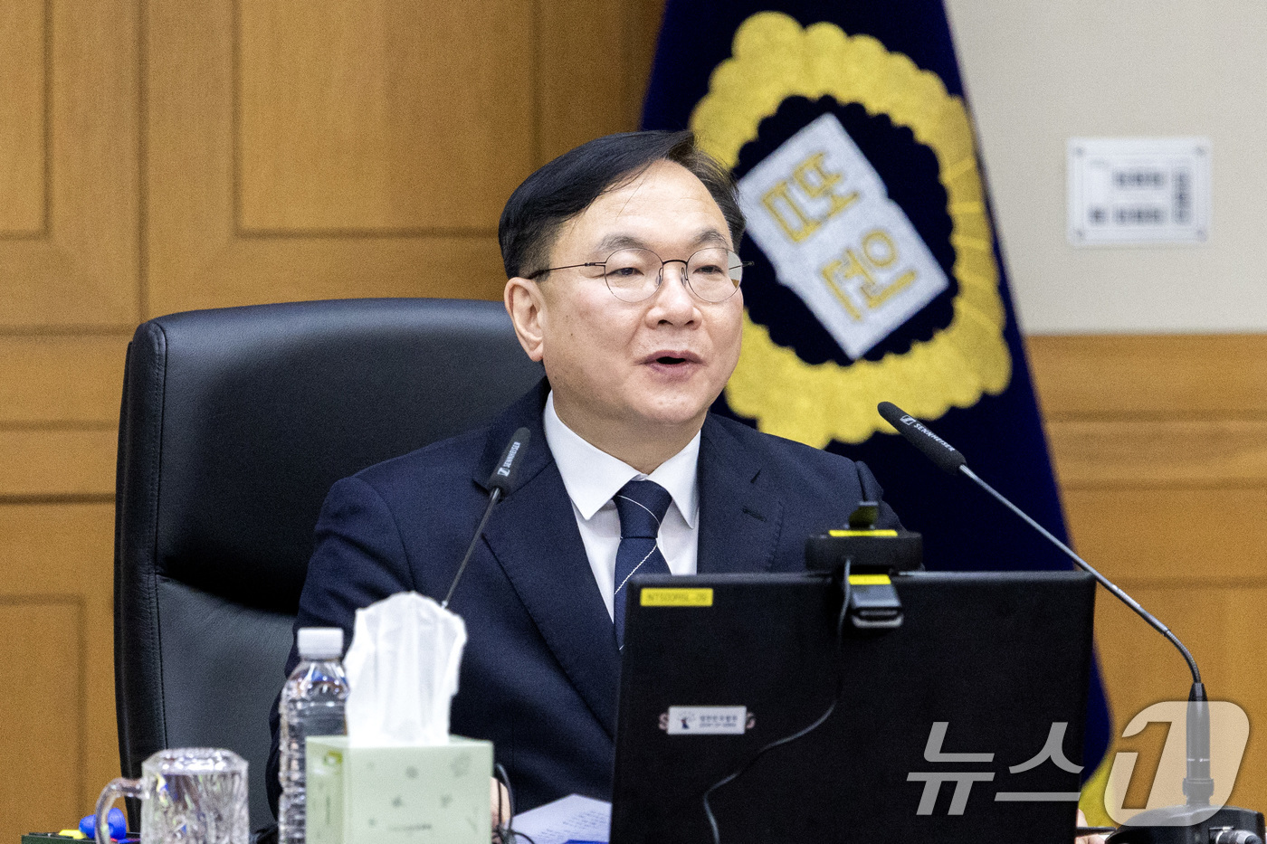 (서울=뉴스1) 김도우 기자 = 박영재 법원행정처장이 25일 오후 서울 서초구 대법원 청사에서 열린 전국법원장회의에서 모두발언을 하고 있다. (공동취재) 2026.2.25/뉴스1