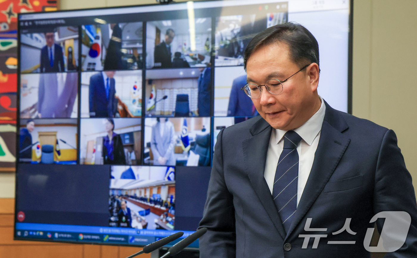 (서울=뉴스1) 김도우 기자 = 박영재 법원행정처장이 25일 오후 서울 서초구 대법원 청사에서 열린 전국법원장회의에 참석하고 있다. (공동취재) 2026.2.25/뉴스1