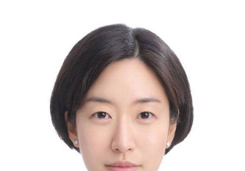 서경배 회장, '아모레 차녀' 서호정에 주식 19만주 증여