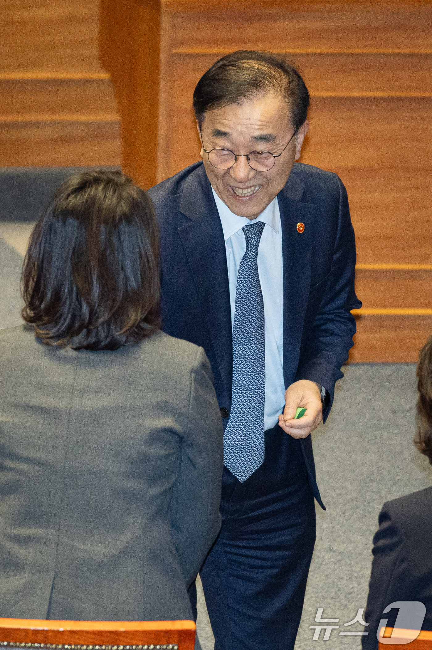 (서울=뉴스1) 유승관 기자 = 김윤덕 국토교통부 장관이 25일 서울 여의도 국회에서 열린 제432회 국회(임시회) 제8차 본회의에서 상법 일부개정법률안(대안)에 대한 무제한토론 …