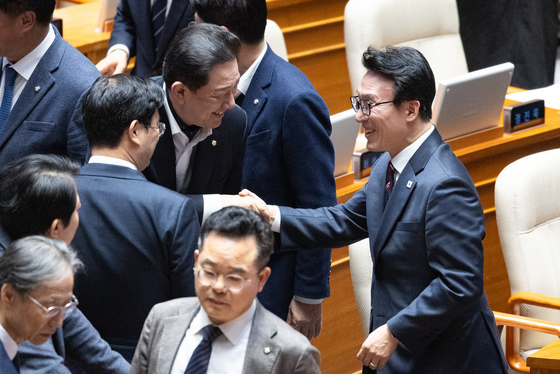 김민석 총리와 인사 나누는 김병기