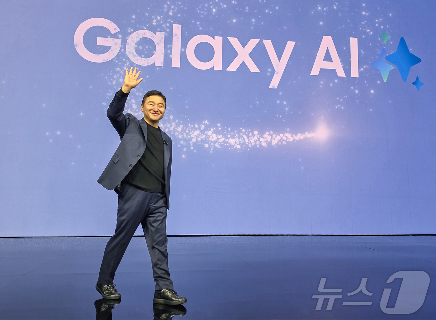 (서울=뉴스1) = 노태문 삼성전자 대표이사(DX부문 사장)가 25일(현지시간) 미국 샌프란시스코 팰리스 오브 파인 아트에서 열린 '갤럭시 언팩 2026(Galaxy Unpacke …