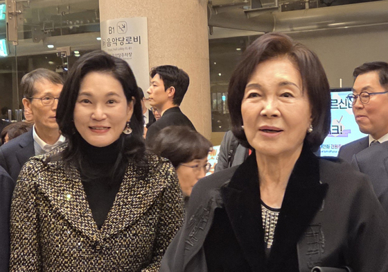 홍라희 명예관장, 삼성전자 지분 약 3.1조 매각…상속세 재원 마련