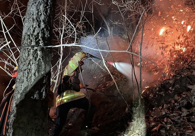 [속보] "경북 영주 전투기 추락…비상 탈출 조종사 구조"