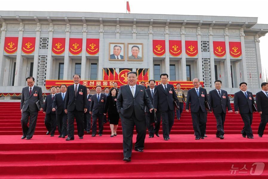 본문 이미지 - (평양 노동신문=뉴스1) = 김정은 북한 노동당 총비서. [국내에서만 사용가능. 재배포 금지. DB 금지. For Use Only in the Republic of Korea. Redistribution Prohibited] rodongphoto@news1.kr