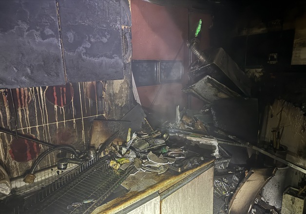 부산 부전동 오피스텔서 전자레인지 화재…2명 연기 흡입