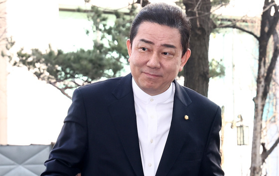 피의자 조사 출석하는 김병기 의원