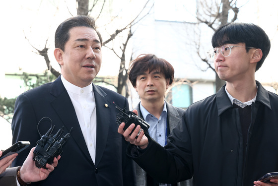 경찰 조사 입장 밝히는 김병기 의원