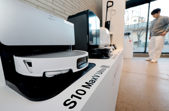 "10 vs 36000" 숫자의 함정…로보락·다이슨 로청 흡입력 '꼼수'