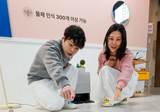 물체 인식 300개 이상 가능한 로보락 신제품 'S10 맥스V 울트라'