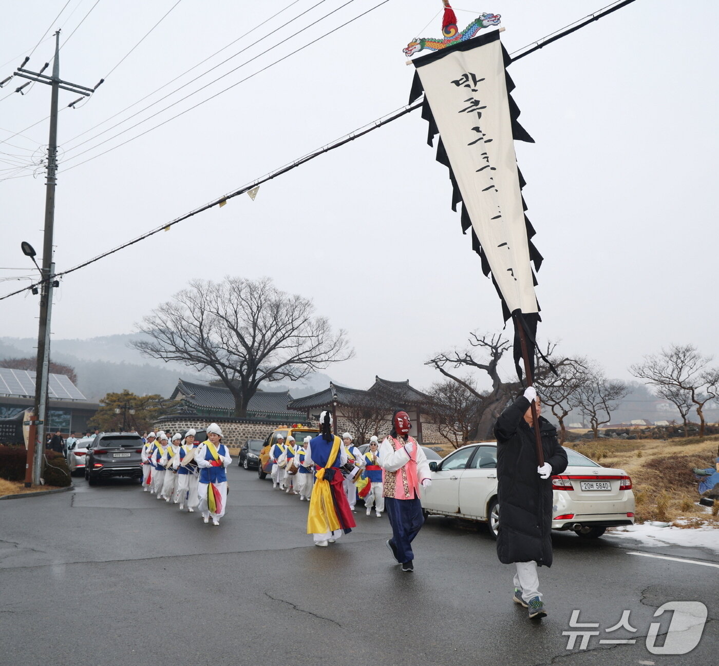 본문 이미지 - 지난해 개최된 범군민중앙대제 민소놀이 한마당 행사 모습(태안군 제공. 재판매 및 DB금지)2026.2.26/뉴스1